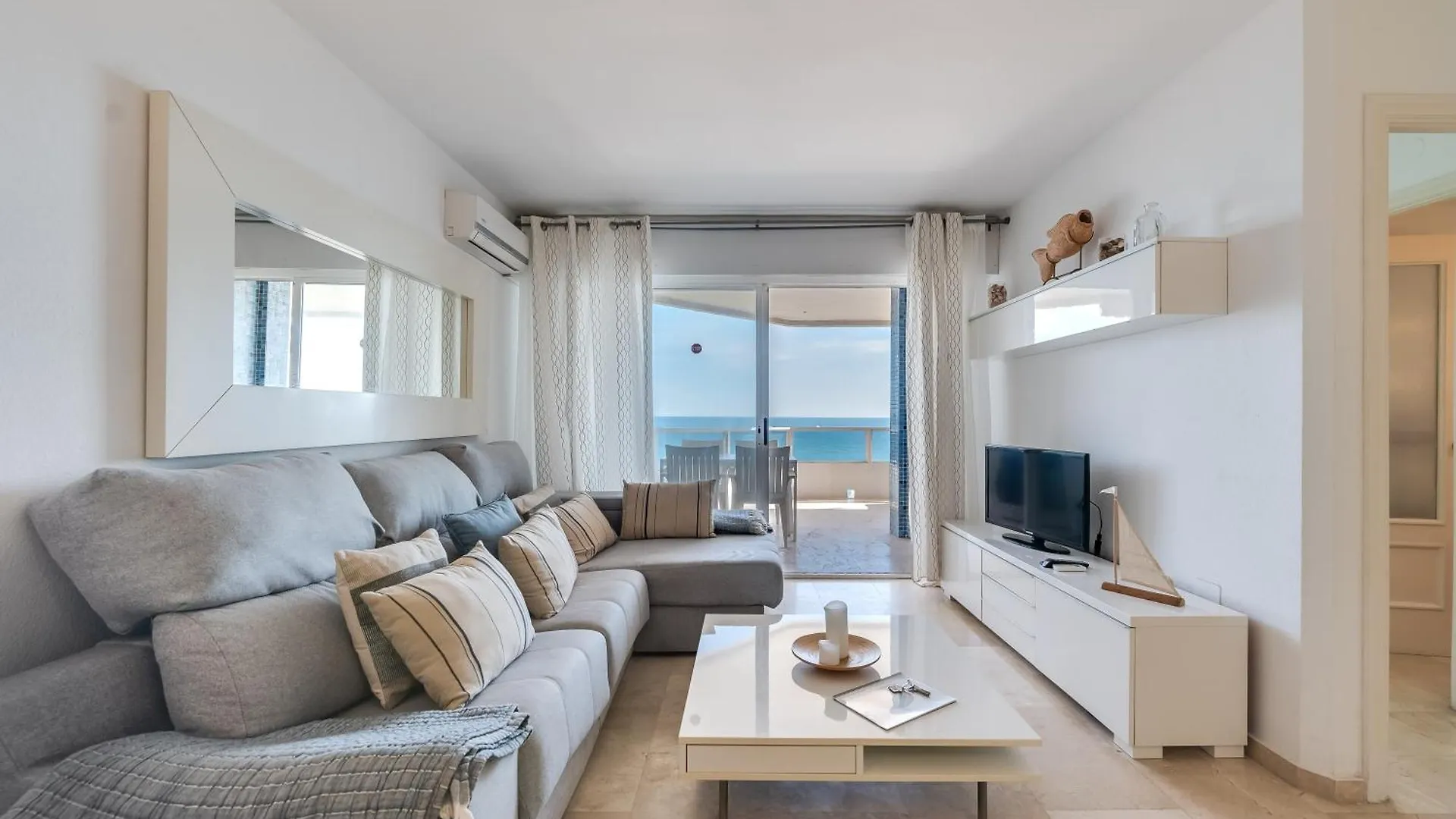Lxr La Carihuela Sea Views 3Hab Appartement Torremolinos Spanje